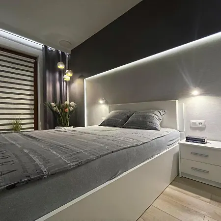 4uapart-apartment Platan Grey شقة